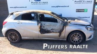 Coche siniestrado Mercedes A-klasse A (W176), Hatchback, 2012 / 2018 1.6 A-180 16V 2013/11