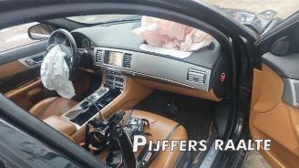 Jaguar XF XF (CC9), Sedan, 2008 / 2015 3.0 S D V6 24V picture 11