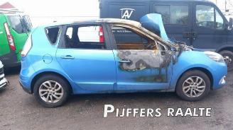 Vrakbiler auto Renault Scenic Scenic III (JZ), MPV, 2009 / 2016 1.2 16V TCe 115 Energy 2014/10