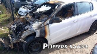 Peugeot 308 308 (L3/L8/LB/LH/LP), Hatchback 5-drs, 2013 / 2021 1.2 12V e-THP PureTech 110 picture 8