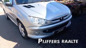 Peugeot 206 206 (2A/C/H/J/S), Hatchback, 1998 / 2012 1.4 16V picture 3