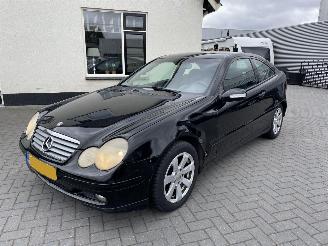 Damaged car Mercedes C-klasse Sportcoupé 180 K. N.A.P NL AUTO 2003/3