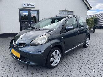krockskadad bil auto Toyota Aygo 1.0-12V + 5.drs airco N.A.P NL AUTO 2008/9