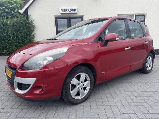 krockskadad bil auto Renault Scenic 1.6 dCi Dynamique 2012/1
