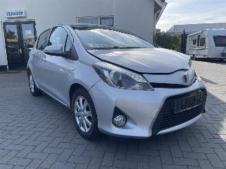 skadebil auto Toyota Yaris 1.5 Full Hybrid Aspiration toyota onderhouden prachtig!!! 2014/1