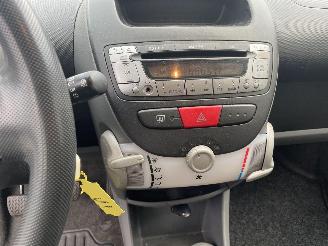 Toyota Aygo 1.0-12V + N.A.P NL AUTO PRACHTIG!!! picture 10