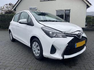škoda osobní automobily Toyota Yaris 1.0 VVT-i Aspiration N.A.P NL AUTO PRACHTIG!!! 2016/6