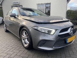 uszkodzony samochody osobowe Mercedes A-klasse A-klasse 180D  AUTOMAAT N.A.P NL AUTO PRACHTIG!!! 2018/10
