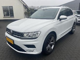 skadebil auto Volkswagen Tiguan 1.4 TSI ACT Connected Series N.A.P NL AUTO 2016/7