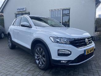 Unfallwagen Volkswagen T-Roc 1.5 TSI Style N.A.P NL AUTO PRACHTIG!!! 2019/2