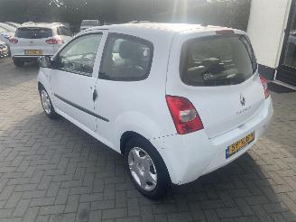 Renault Twingo 1.2-16V Authentique N.A.P PRACHTIG!!! picture 2