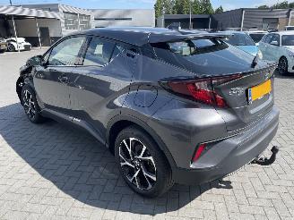 Toyota C-HR 1.8 Hybrid Dynamic N.A.P NL AUTO PRACHTIG!!! picture 3
