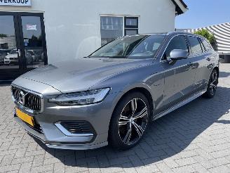 uszkodzony samochody osobowe Volvo V-60 2.0 T6 Twin Engine AWD Inscription N.A.P NL AUTO PRACHTIG!!!! 2020/2