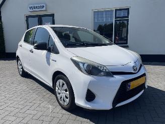 krockskadad bil auto Toyota Yaris 1.5 Full Hybrid Comfort 2013/5