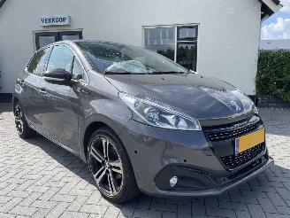 Auto incidentate Peugeot 208 1.2 PureTech GT-Line AUTOMAAT PRACHTIG!!! 2019/6