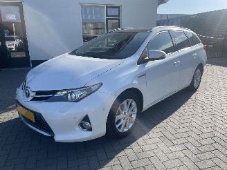 damaged passenger cars Toyota Auris Touring Sports 1.8 Hybrid Lease+ N.A.P PRACHTIG!! 2014/1