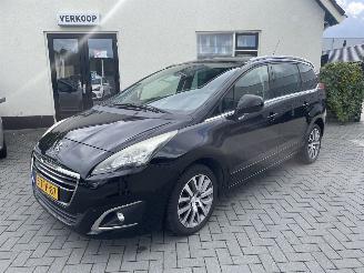 Avarii autoturisme Peugeot 5008 1.6 THP Blue Lease Executive 7p. N.A.P NL AUTO PRACHTIG!!! 2014/5