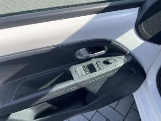 Volkswagen Up! 1.0 BMT move up! N.A.P NL AUTO PRACHTIG!!! picture 14