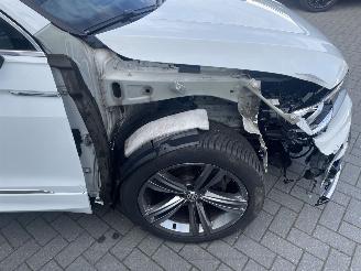 Volkswagen Tiguan 2.0TDI R-LINE (GRIJS KENT.) picture 23