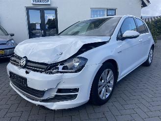 skadebil auto Volkswagen Golf 1.0 TSI Connected Series N.A.P NL AUTO PRACHIG!!! 2016/8