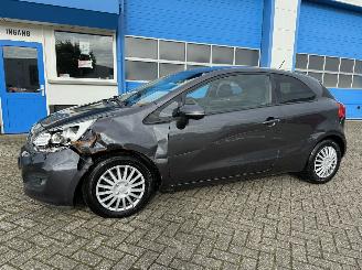 Schadeauto Kia Rio 1.2 CVVT  SUPER PACK 2012/5