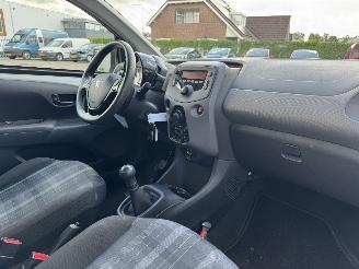 Peugeot 108 1.0 e-VTI  ACTIVE picture 14
