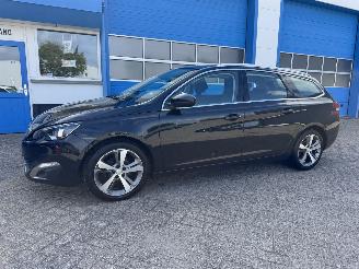 Schadeauto Peugeot 308 1.2 AUTOMAAT  ALLURE 2016/6