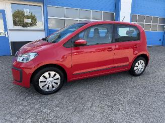 Vaurioauto  passenger cars Volkswagen Up! 1.0 BMT  MOVE UP! 2017/7