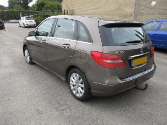 Damaged car Mercedes B-klasse 180 Ambition Automaat  NAP 2013/7
