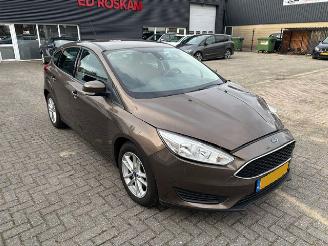 krockskadad bil auto Ford Focus 1.0 Trend Edition 2015/11
