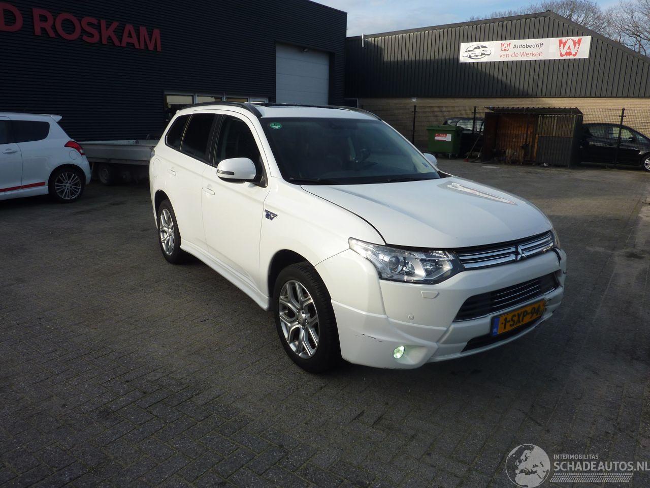 Mitsubishi Outlander 2.0 PHEV INSTYLE