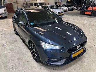 damaged passenger cars Seat Leon 1.5 eTSI FR Intense DSG 150pk 2022/1