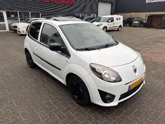 skadebil auto Renault Twingo 1.2 16v Collection airco 2012/1