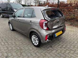 Kia Picanto 1.0 Comfort Plus Line Navigator picture 4