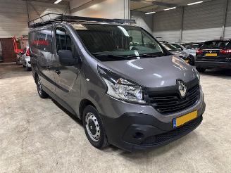 skadebil bedrijf Renault Trafic 1.6 DCI Luxe airco 2017/12