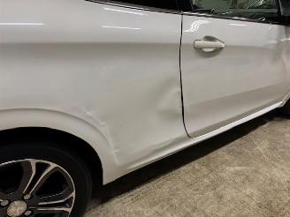 Peugeot 208 1.2 Allure Clima picture 4