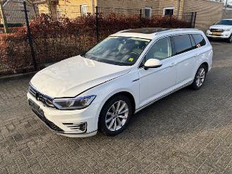 Volkswagen Passat 1.4 Tsi GTE Connected Series Pano Nap picture 6