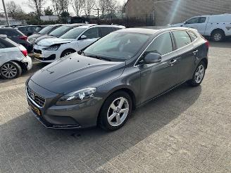 Volvo V-40 1.6 T3 Momentum  150pk  Nap picture 2