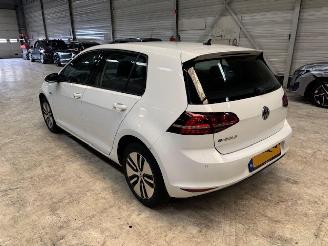 Damaged car Volkswagen Golf e-Golf 2017/8