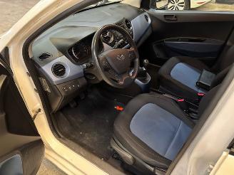 Hyundai I-10 1.0 Comfort Plus Clima picture 12