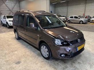 damaged passenger cars Volkswagen Caddy maxi 2.0 TDI Maxi Dsg  5-pers clima 2014/1