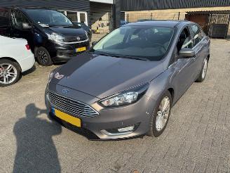 krockskadad bil auto Ford Focus 1.0 Titanium Edition Nap 2015/3