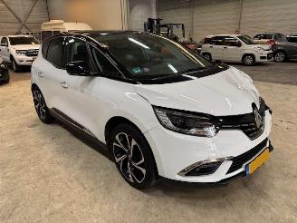 Damaged car Renault Scenic 1.3 TCe Automaat  Black Edition LPG 2021/6