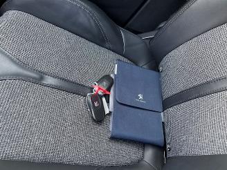 Peugeot 3008 1.6 e-THP Premium 165pk automaat picture 16