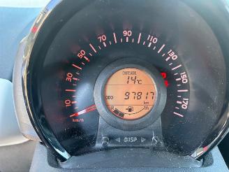 Peugeot 108 1.0 VTI Active airco nap picture 11