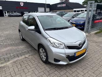škoda osobní automobily Toyota Yaris 1.0 5-drs airco 2013/2