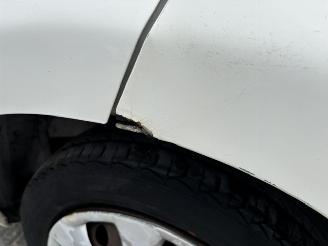 Peugeot 107 1.0 12v 5-drs airco picture 4