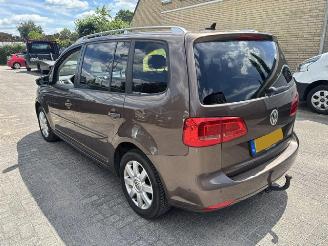 Vaurioauto  passenger cars Volkswagen Touran 1.2 TSI Highline 2013/11