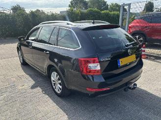 Voiture accidenté Skoda Octavia 1.0 TSI DSG Greentech NAP 2017/2