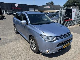 Schadeauto Mitsubishi Outlander 2.0 PHEV Instyle NAP 2014/4